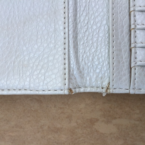 Guess Wallet - Picture 7 of 8